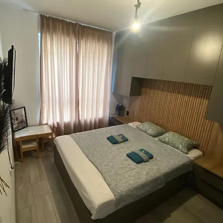 Apartman La Patio Cherno 2 *