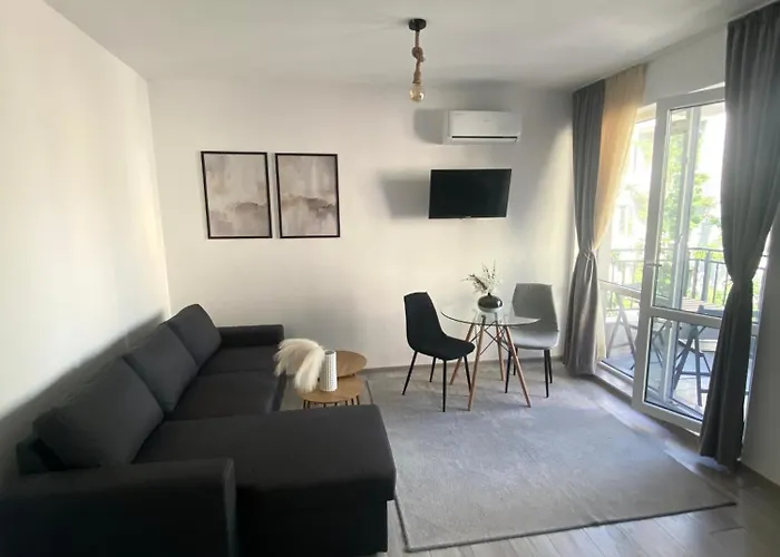 La Patio Cherno 2 Νεσέμπαρ